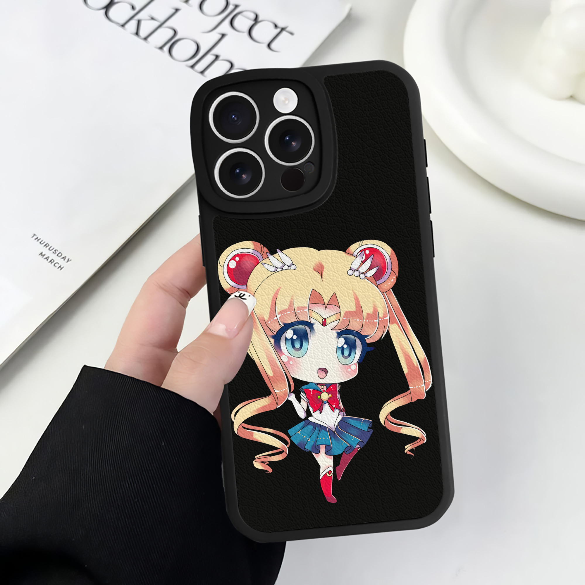 （画像用） 美少女戦士セーラームーン 月野 うさぎ つきの うさぎ Sailor Moon Tsukino Usagi 【iPhone 16シリーズ対応】シリコンスマホケース（レザー調） 材質：シリコン